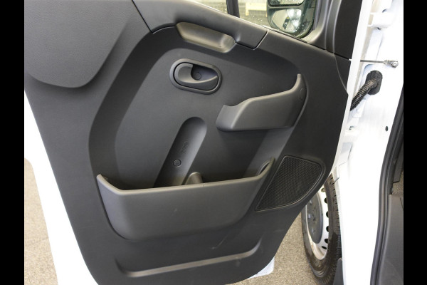 Renault Master T33 2.3 dCi 135 L2H2 BPM VRIJ! Airco Cruise control Parkeersensoren Navigatie Trekhaak