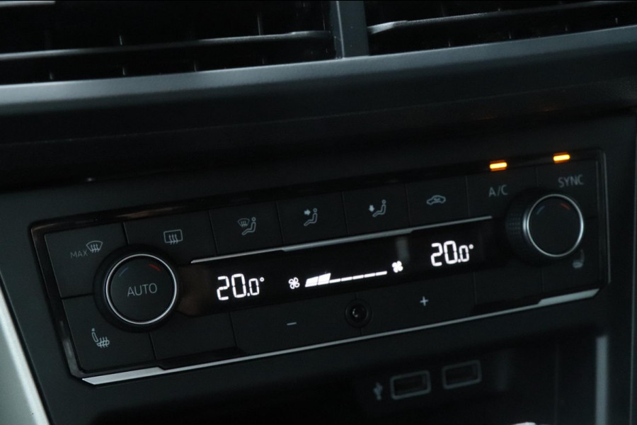 Volkswagen Polo 1.0 TSI Highline | DSG | PDC | Victual Cockpit| Nette auto! Volkswagen Polo 1.0 TSI Highline | DSG | PDC | Victual Cockpit| Nette auto!