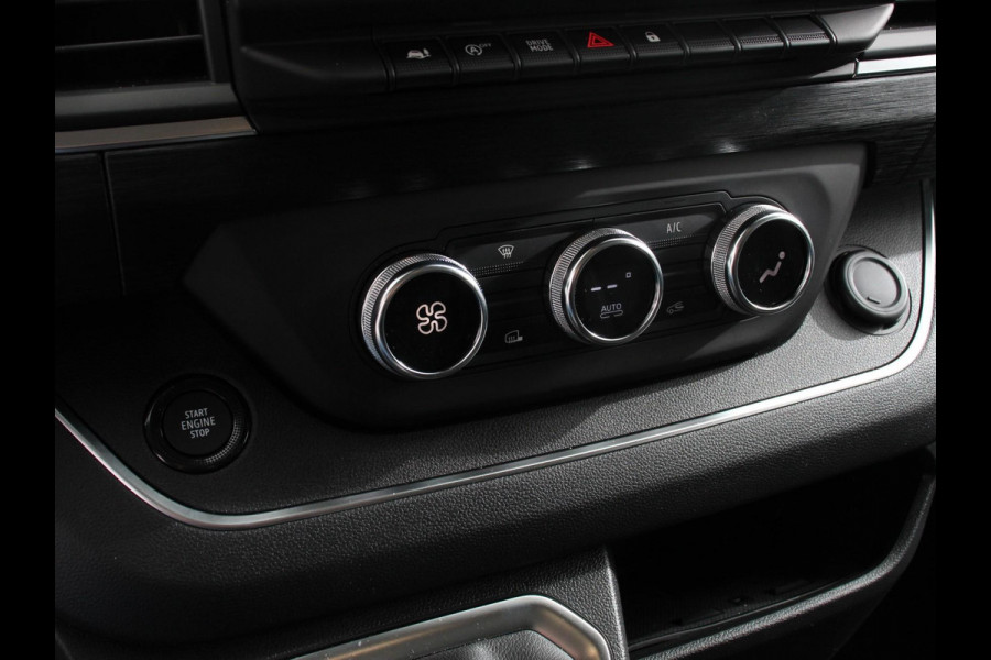 Renault Trafic 2.0 Blue dC1 150 EDC T29 L2H1 Extra Dubbele Cabine Navigatie Airco Lichtmetalen velgen Betimmering Trekhaak Camera Parkeer sensoren Dab Renault Trafic 2.0 Blue dC1 150 EDC T29 L2H1 Extra Dubbele Cabine Navigatie Airco Lichtmetalen velgen Betimmering Trekhaak Camera Parkeer sensoren Dab