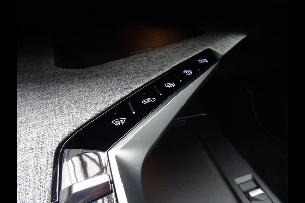 Peugeot E-3008 GT Avantage 210 73 kWh * WARMTEPOMP * 4 SEIZOENSBANDEN !! Peugeot E-3008 GT Avantage 210 73 kWh * WARMTEPOMP * 4 SEIZOENSBANDEN !!