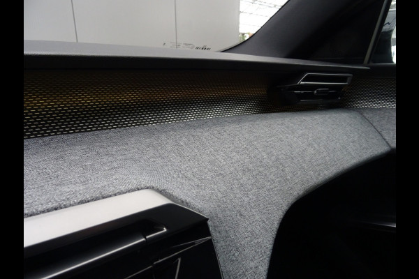 Peugeot E-3008 GT Avantage 210 73 kWh * WARMTEPOMP * 4 SEIZOENSBANDEN !! Peugeot E-3008 GT Avantage 210 73 kWh * WARMTEPOMP * 4 SEIZOENSBANDEN !!