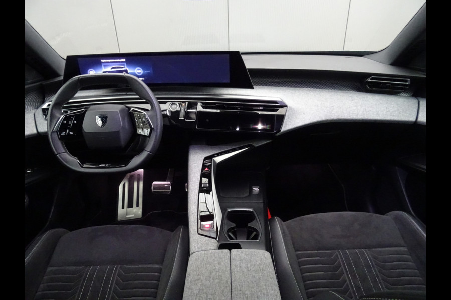 Peugeot E-3008 GT Avantage 210 73 kWh * WARMTEPOMP * 4 SEIZOENSBANDEN !! Peugeot E-3008 GT Avantage 210 73 kWh * WARMTEPOMP * 4 SEIZOENSBANDEN !!