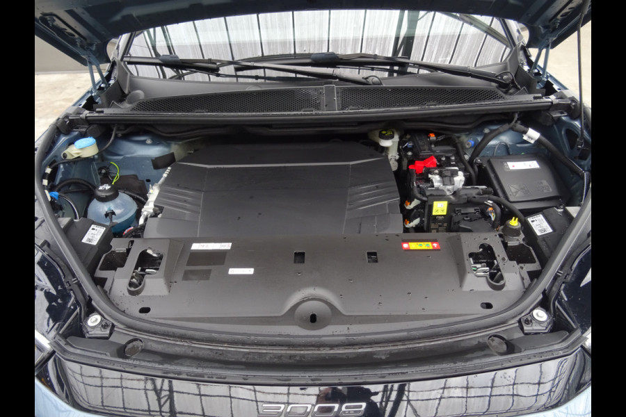 Peugeot E-3008 GT Avantage 210 73 kWh * WARMTEPOMP * 4 SEIZOENSBANDEN !! Peugeot E-3008 GT Avantage 210 73 kWh * WARMTEPOMP * 4 SEIZOENSBANDEN !!