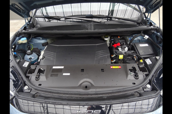 Peugeot E-3008 GT Avantage 210 73 kWh * WARMTEPOMP * 4 SEIZOENSBANDEN !! Peugeot E-3008 GT Avantage 210 73 kWh * WARMTEPOMP * 4 SEIZOENSBANDEN !!