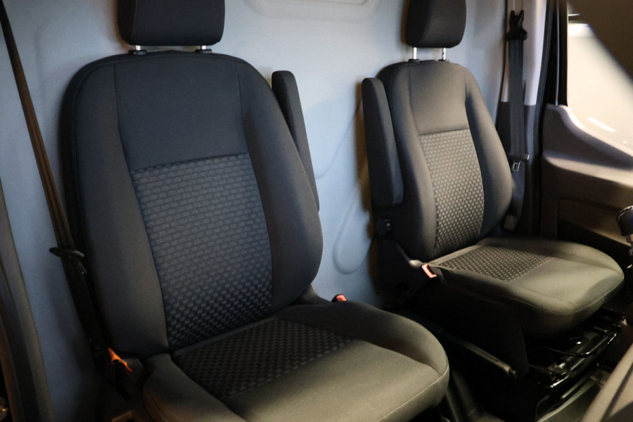 Ford Transit 350 2.0 TDCI L3H2 | Nieuw | CarPlay | Blind Spot | Navigatie | Stoelverwarming | Camera | DAB | Cruise control | Trekhaak | PDC V+A | MY2024 | BPM Vrij