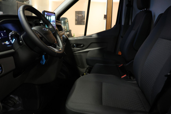 Ford Transit 350 2.0 TDCI L3H2 DC | Nieuw | CarPlay | Navigatie | Blind Spot | Stoelverwarming | Camera | DAB | Cruise control | Trekhaak | PDC V+A | Dubbel cabine | 5-Zitter | MY2024 | BPM Vrij