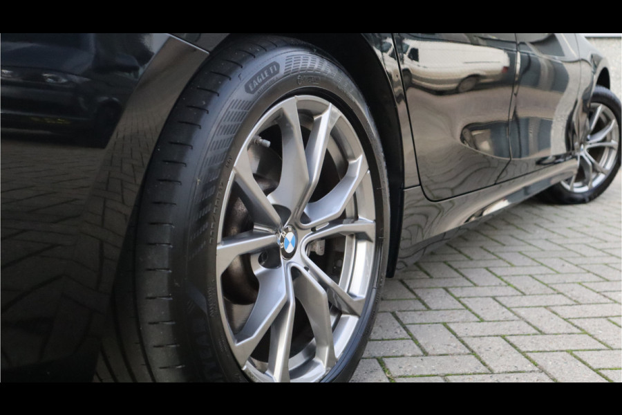 BMW 3 Serie Touring 330e Sport Line / SOH 95% / Hifi / Camera / Sportstoelen /