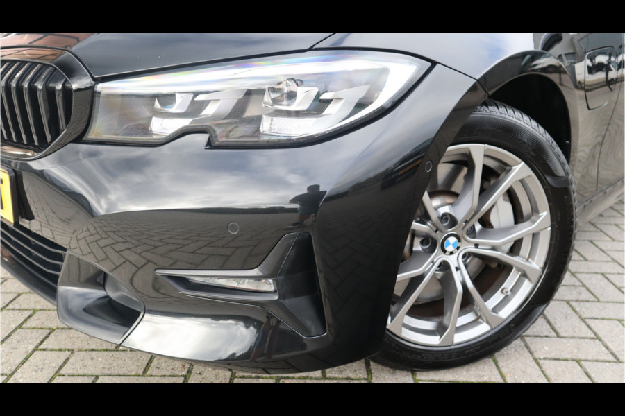 BMW 3 Serie Touring 330e Sport Line / SOH 95% / Hifi / Camera / Sportstoelen /