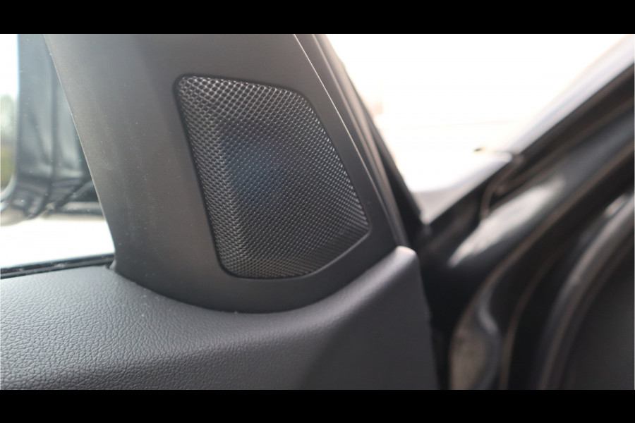 BMW 3 Serie Touring 330e Sport Line / SOH 95% / Hifi / Camera / Sportstoelen /