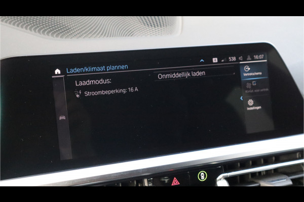 BMW 3 Serie Touring 330e Sport Line / SOH 95% / Hifi / Camera / Sportstoelen /