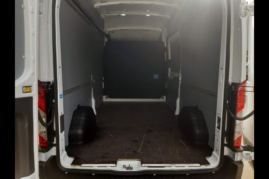 Ford Transit 2.0 TDCI 96Kw/130Pk L3H2 Airco Cruisecontrol Achteruitrijcamera 270graden doordraai achterdeuren