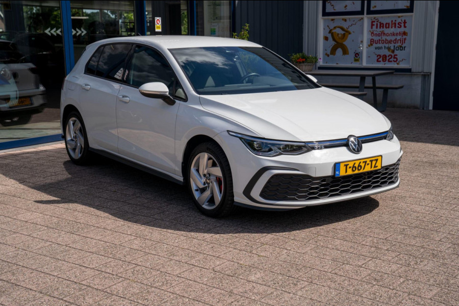 Volkswagen Golf 1.4 eHybrid GTE | Prijs rijklaar incl. 12 mnd garantie |Navi Rode remklauwen Carplay Ledverlichting