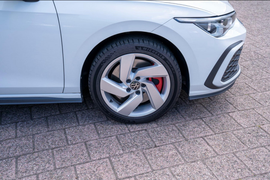 Volkswagen Golf 1.4 eHybrid GTE | Prijs rijklaar incl. 12 mnd garantie |Navi Rode remklauwen Carplay Ledverlichting