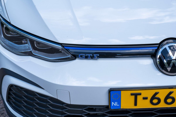 Volkswagen Golf 1.4 eHybrid GTE | Prijs rijklaar incl. 12 mnd garantie |Navi Rode remklauwen Carplay Ledverlichting