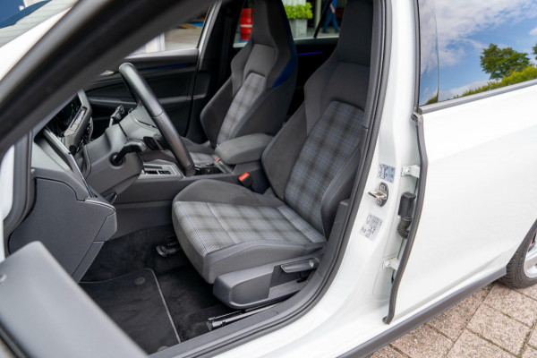 Volkswagen Golf 1.4 eHybrid GTE | Prijs rijklaar incl. 12 mnd garantie |Navi Rode remklauwen Carplay Ledverlichting