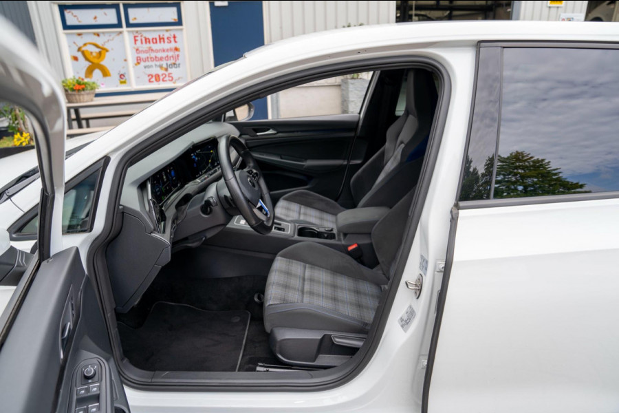 Volkswagen Golf 1.4 eHybrid GTE | Prijs rijklaar incl. 12 mnd garantie |Navi Rode remklauwen Carplay Ledverlichting