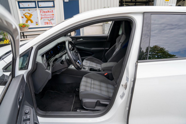 Volkswagen Golf 1.4 eHybrid GTE | Prijs rijklaar incl. 12 mnd garantie |Navi Rode remklauwen Carplay Ledverlichting