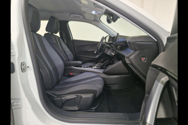 Peugeot e-2008 EV Allure 50 kWh | Navigatie | Adaptieve Cruise Control | Achteruitrijcamera | Parkeersensoren voor en achter