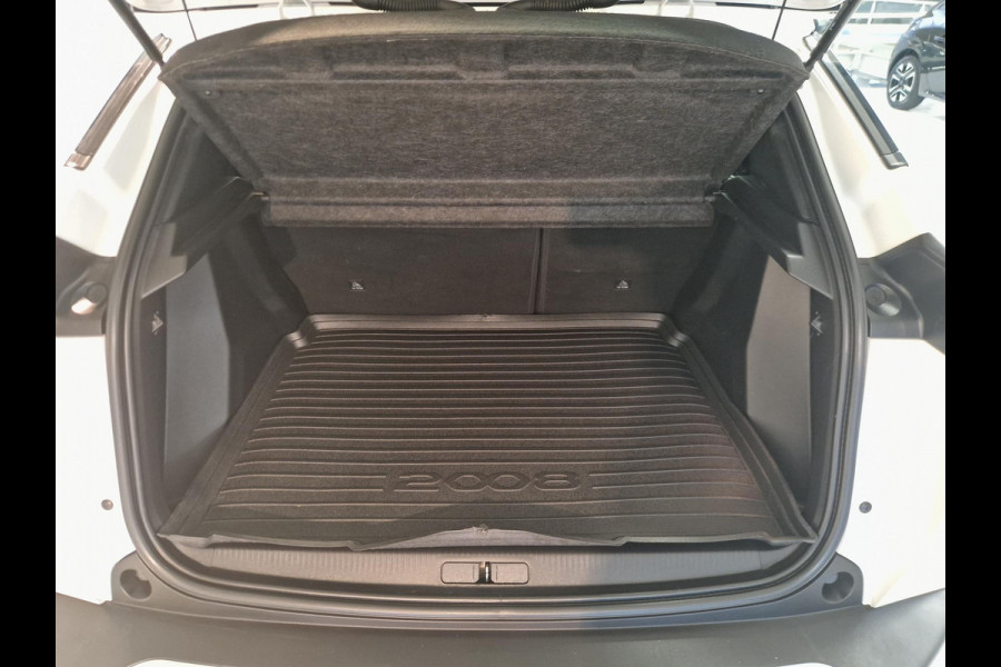 Peugeot e-2008 EV Allure 50 kWh | Navigatie | Adaptieve Cruise Control | Achteruitrijcamera | Parkeersensoren voor en achter