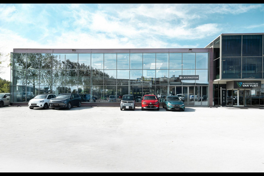 Peugeot e-2008 EV Allure 50 kWh | Navigatie | Adaptieve Cruise Control | Achteruitrijcamera | Parkeersensoren voor en achter