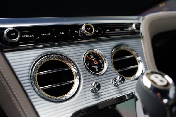 Bentley Continental GT 6.0 W12 100Th Anniversary Rotating Display Massage Nachtzicht
