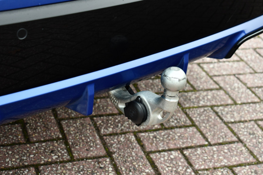 BMW X1 xDrive30e M-Sport Pano ACC Trekh HUD H/K 360-cam El-zetels