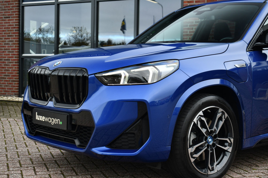 BMW X1 xDrive30e M-Sport Pano ACC Trekh HUD H/K 360-cam El-zetels