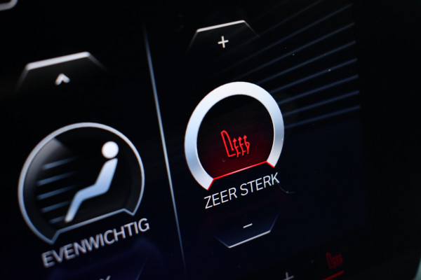 BMW X1 xDrive30e M-Sport Pano ACC Trekh HUD H/K 360-cam El-zetels