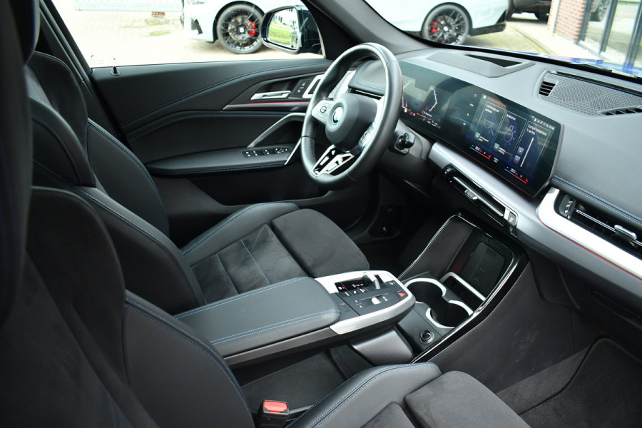 BMW X1 xDrive30e M-Sport Pano ACC Trekh HUD H/K 360-cam El-zetels