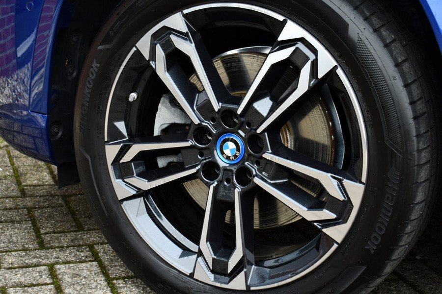 BMW X1 xDrive30e M-Sport Pano ACC Trekh HUD H/K 360-cam El-zetels