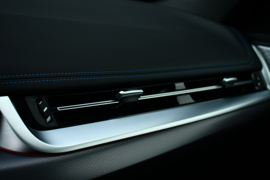 BMW X1 xDrive30e M-Sport Pano ACC Trekh HUD H/K 360-cam El-zetels