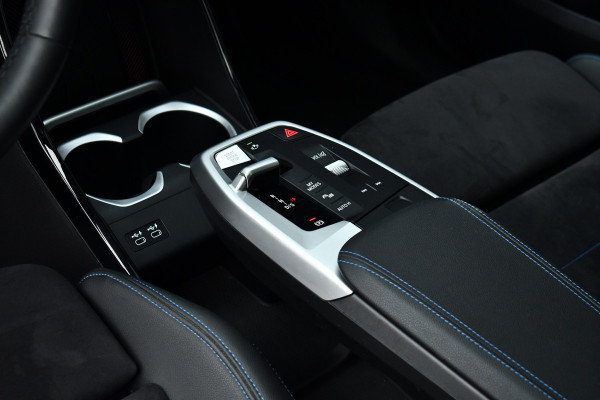 BMW X1 xDrive30e M-Sport Pano ACC Trekh HUD H/K 360-cam El-zetels