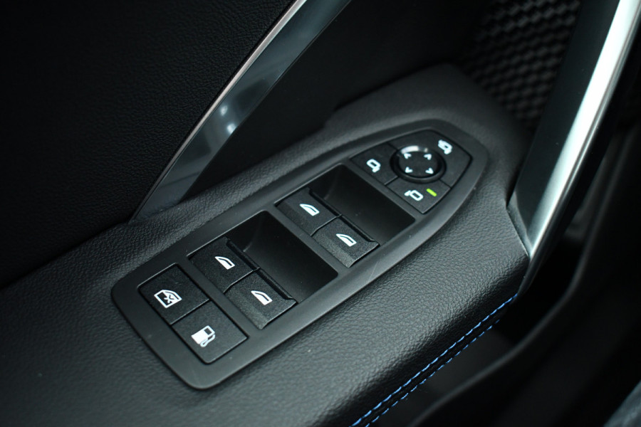 BMW X1 xDrive30e M-Sport Pano ACC Trekh HUD H/K 360-cam El-zetels