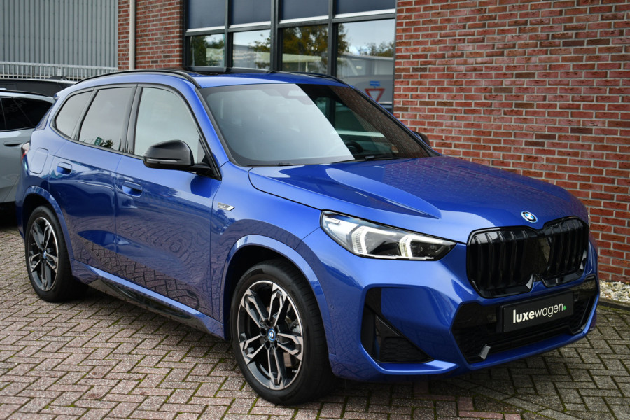 BMW X1 xDrive30e M-Sport Pano ACC Trekh HUD H/K 360-cam El-zetels