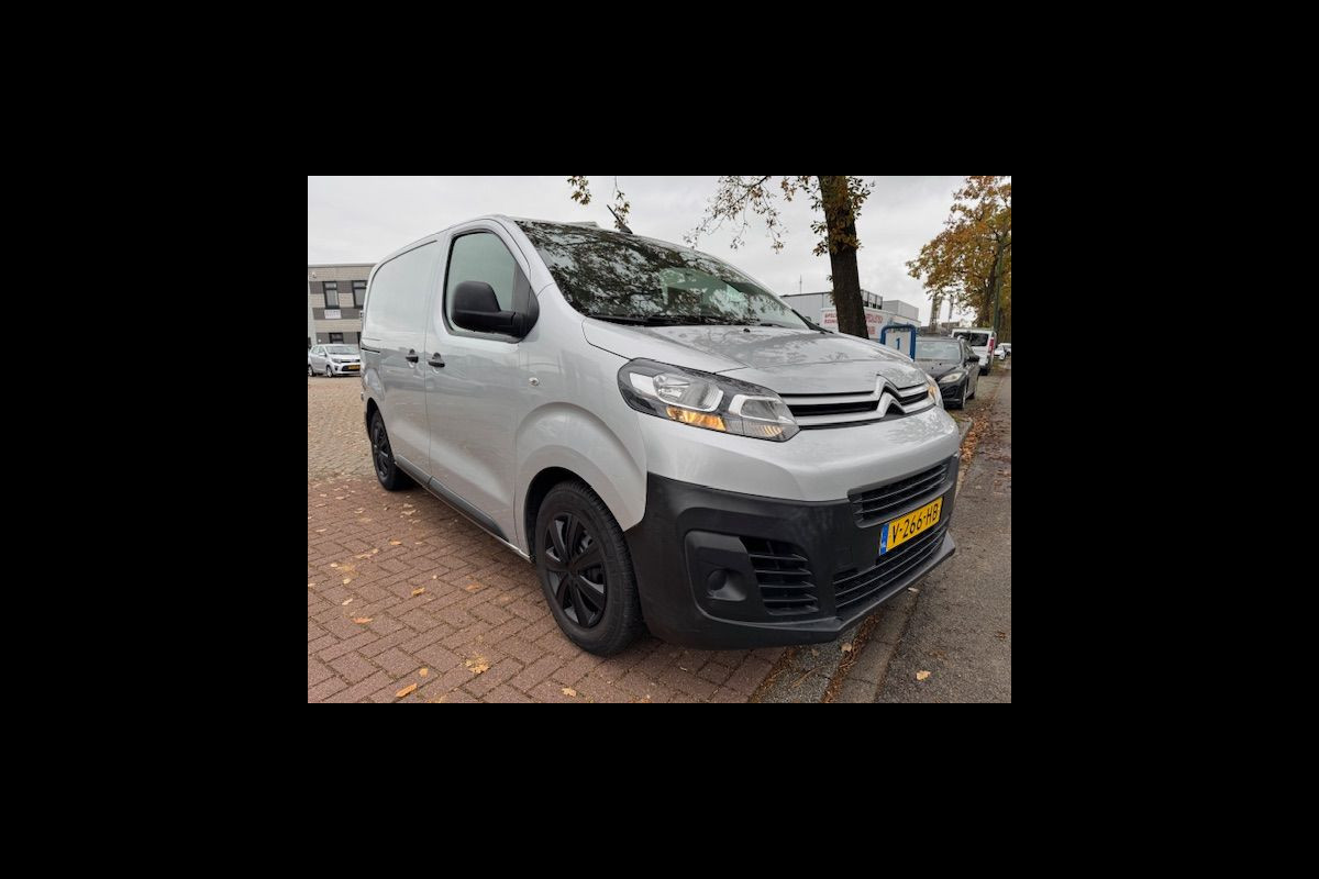 Citroën Jumpy 1.6 BlueHDI 95 Club XS Euro 6 3persoons 115.000km Airco,Cruisecontrol 1e Eigenaar Citroën Jumpy 1.6 BlueHDI 95 Club XS Euro 6 3persoons 115.000km Airco,Cruisecontrol 1e Eigenaar
