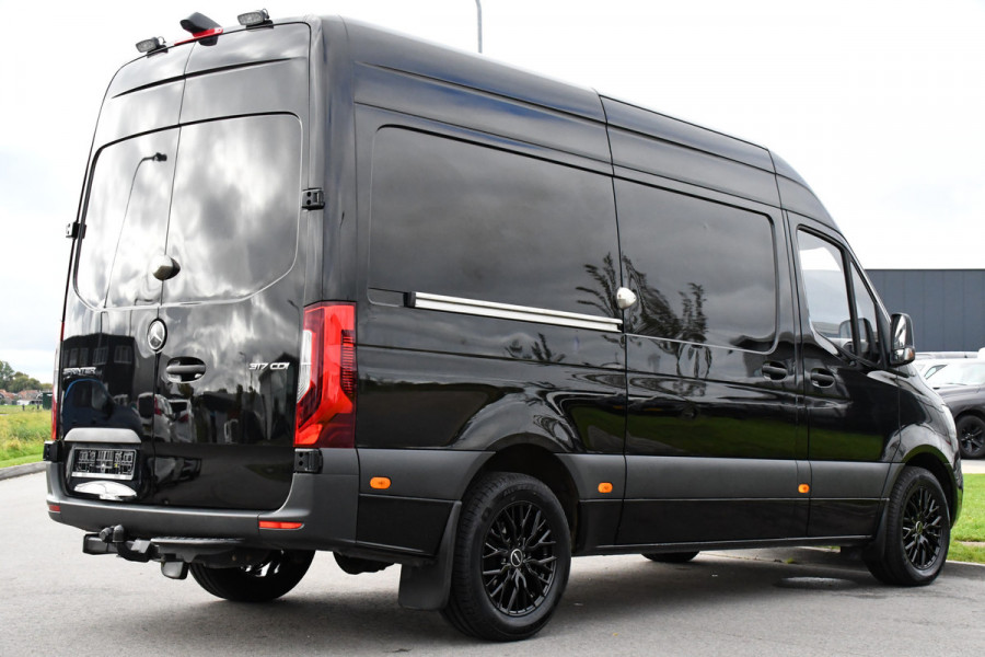 Mercedes-Benz Sprinter 317 1.9 CDI L2H2 RWD Black Edition Camera, Cruise, Carplay, Standkachel, LED, Automaat, Stoelverwarming, Trekhaak, Uniek!