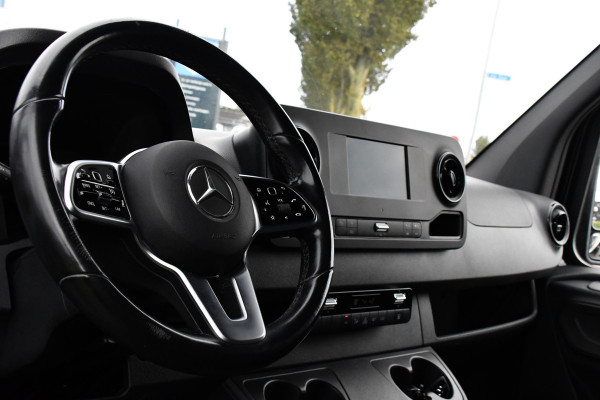 Mercedes-Benz Sprinter 317 1.9 CDI L2H2 RWD Black Edition Camera, Cruise, Carplay, Standkachel, LED, Automaat, Stoelverwarming, Trekhaak, Uniek!
