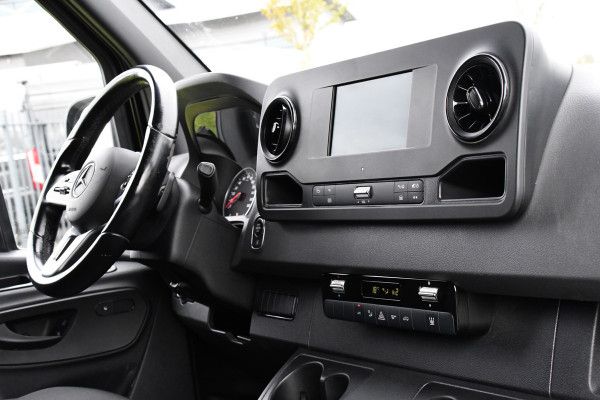 Mercedes-Benz Sprinter 317 1.9 CDI L2H2 RWD Black Edition Camera, Cruise, Carplay, Standkachel, LED, Automaat, Stoelverwarming, Trekhaak, Uniek!