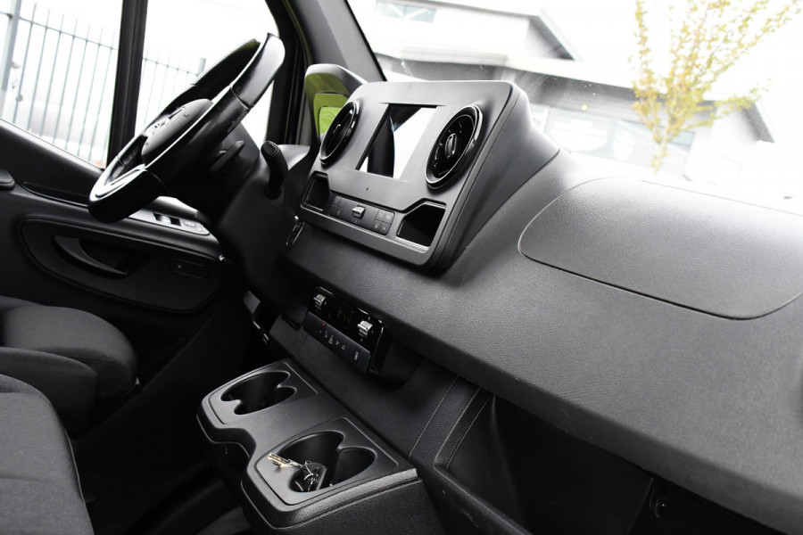 Mercedes-Benz Sprinter 317 1.9 CDI L2H2 RWD Black Edition Camera, Cruise, Carplay, Standkachel, LED, Automaat, Stoelverwarming, Trekhaak, Uniek!