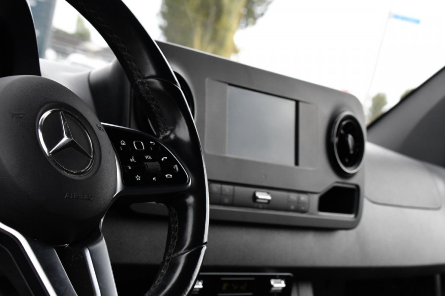 Mercedes-Benz Sprinter 317 1.9 CDI L2H2 RWD Black Edition Camera, Cruise, Carplay, Standkachel, LED, Automaat, Stoelverwarming, Trekhaak, Uniek!