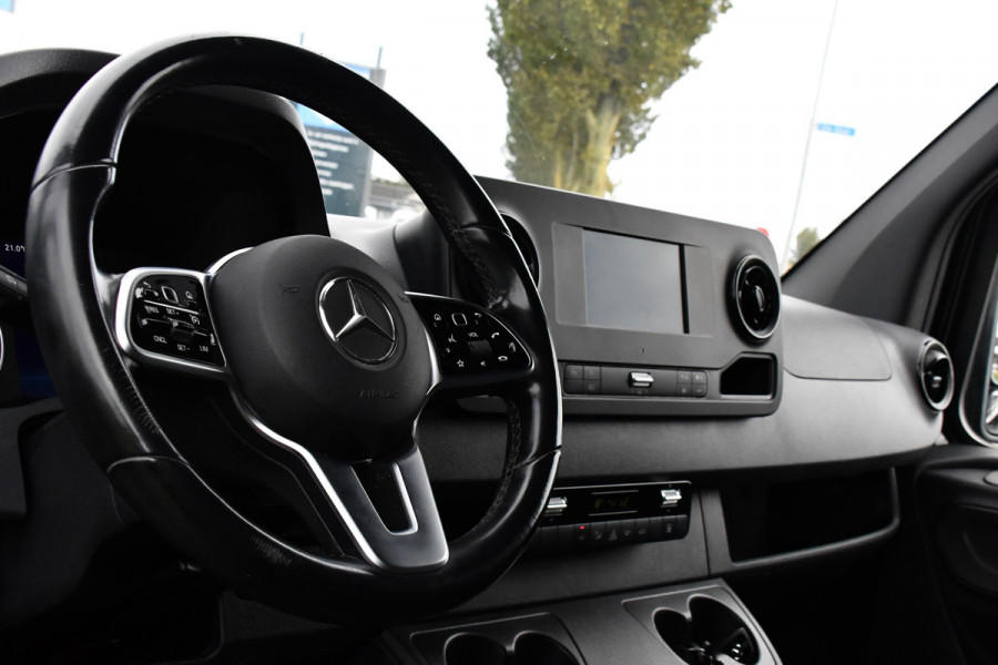 Mercedes-Benz Sprinter 317 1.9 CDI L2H2 RWD Black Edition Camera, Cruise, Carplay, Standkachel, LED, Automaat, Stoelverwarming, Trekhaak, Uniek!