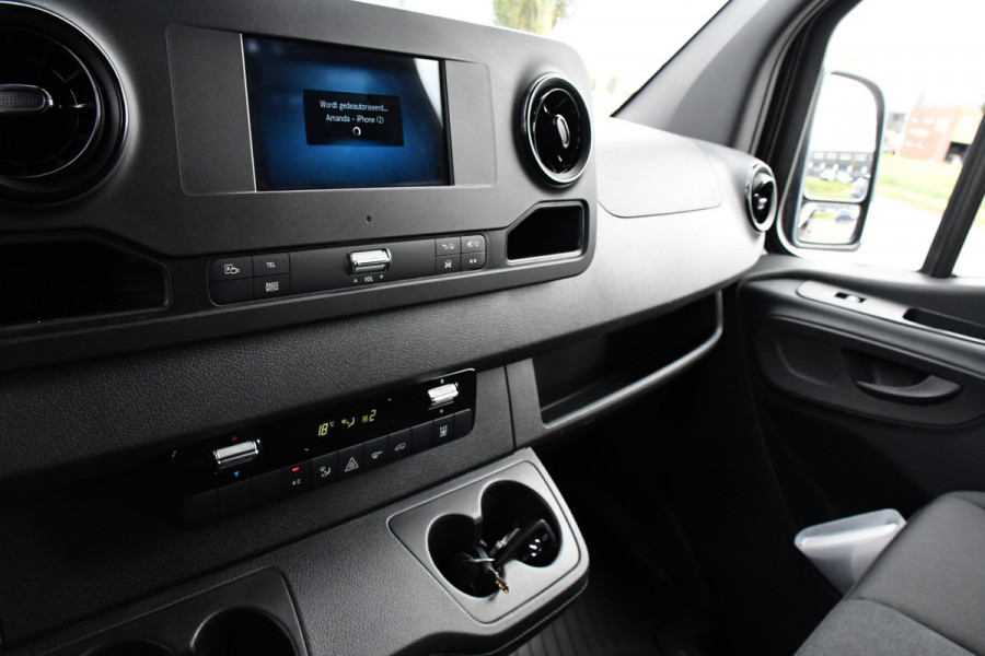 Mercedes-Benz Sprinter 317 1.9 CDI L2H2 RWD Black Edition Camera, Cruise, Carplay, Standkachel, LED, Automaat, Stoelverwarming, Trekhaak, Uniek!