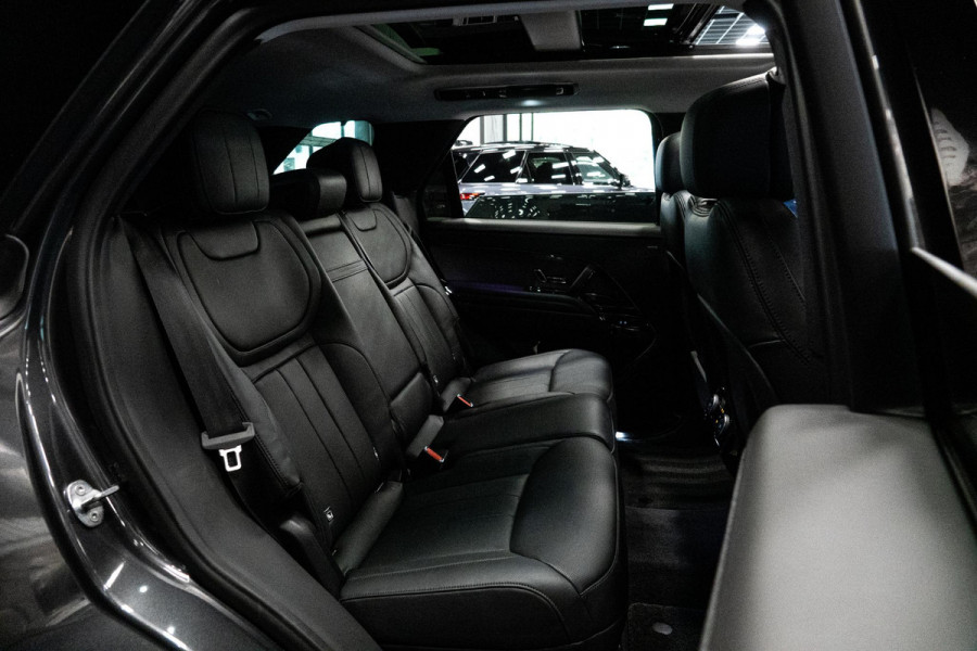 Land Rover Range Rover Sport D300 HSE Dynamic *Meridian / Luchtvering / Stoelventilatie / Panorama / HUD / Surround View* Land Rover Range Rover Sport D300 HSE Dynamic *Meridian / Luchtvering / Stoelventilatie / Panorama / HUD / Surround View*