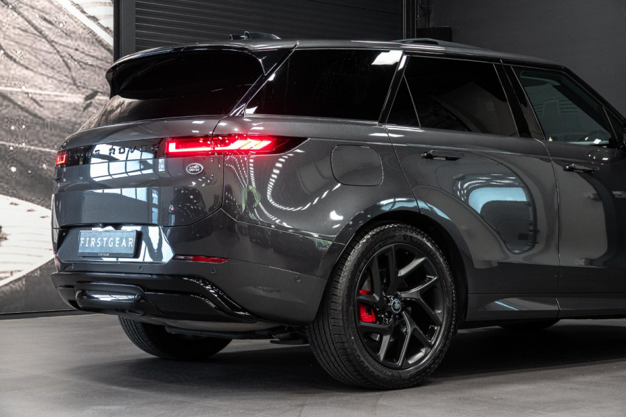 Land Rover Range Rover Sport D300 HSE Dynamic *Meridian / Luchtvering / Stoelventilatie / Panorama / HUD / Surround View* Land Rover Range Rover Sport D300 HSE Dynamic *Meridian / Luchtvering / Stoelventilatie / Panorama / HUD / Surround View*