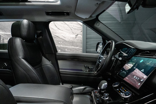 Land Rover Range Rover Sport D300 HSE Dynamic *Meridian / Luchtvering / Stoelventilatie / Panorama / HUD / Surround View* Land Rover Range Rover Sport D300 HSE Dynamic *Meridian / Luchtvering / Stoelventilatie / Panorama / HUD / Surround View*