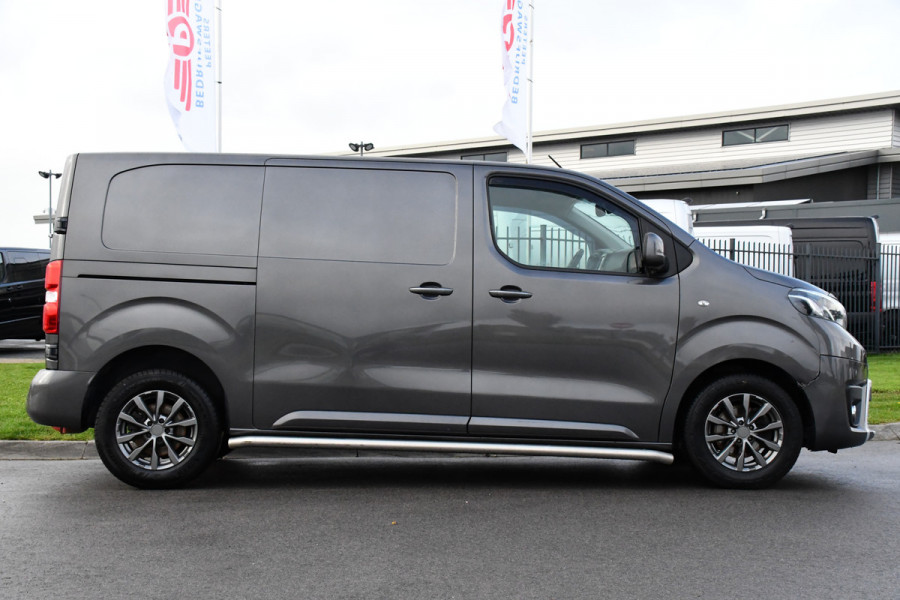 Toyota ProAce Worker 2.0 D-4D Professional Full Options, Camera, Cruise, 2 x Schuifdeur, Clima, Keyless, Multimedia, Trekhaak, Sensoren, 150pk, Uniek!