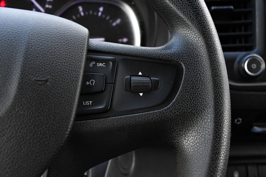 Toyota ProAce Worker 2.0 D-4D Professional Full Options, Camera, Cruise, 2 x Schuifdeur, Clima, Keyless, Multimedia, Trekhaak, Sensoren, 150pk, Uniek!