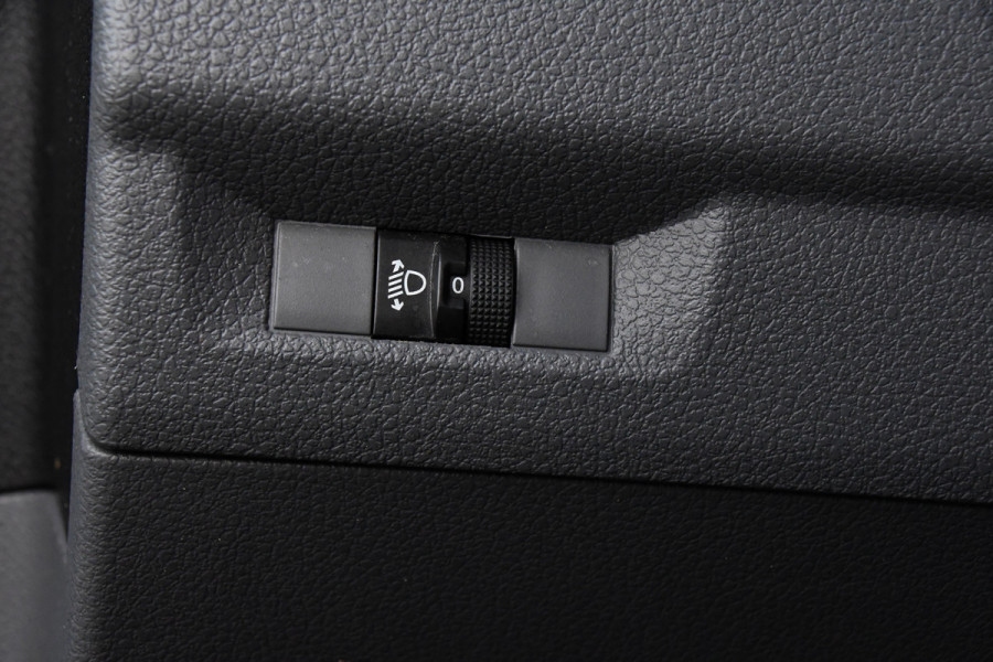 Toyota ProAce Worker 2.0 D-4D Professional Full Options, Camera, Cruise, 2 x Schuifdeur, Clima, Keyless, Multimedia, Trekhaak, Sensoren, 150pk, Uniek!