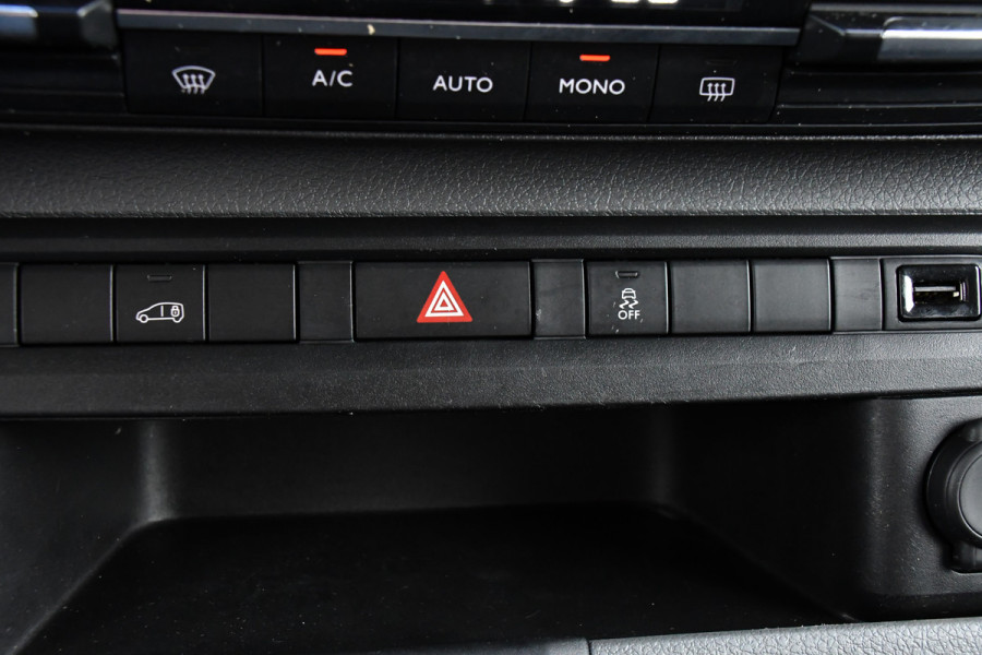 Toyota ProAce Worker 2.0 D-4D Professional Full Options, Camera, Cruise, 2 x Schuifdeur, Clima, Keyless, Multimedia, Trekhaak, Sensoren, 150pk, Uniek!