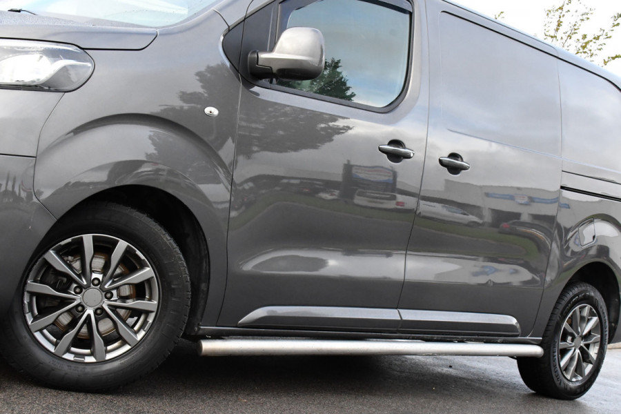 Toyota ProAce Worker 2.0 D-4D Professional Full Options, Camera, Cruise, 2 x Schuifdeur, Clima, Keyless, Multimedia, Trekhaak, Sensoren, 150pk, Uniek!